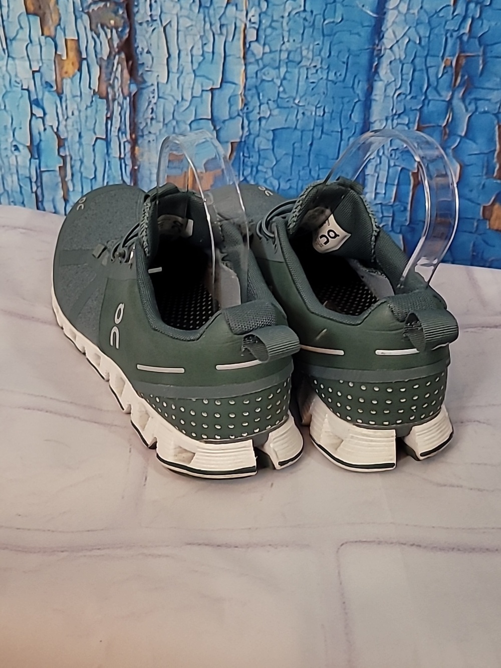 On Running Athletic Shoes - Picture 5 of 9